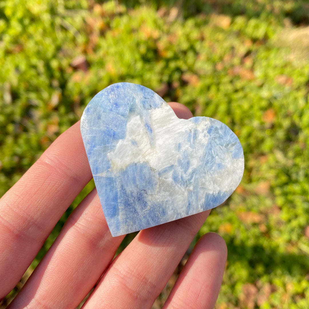 Natural Crystal Blue Kyanite Heart