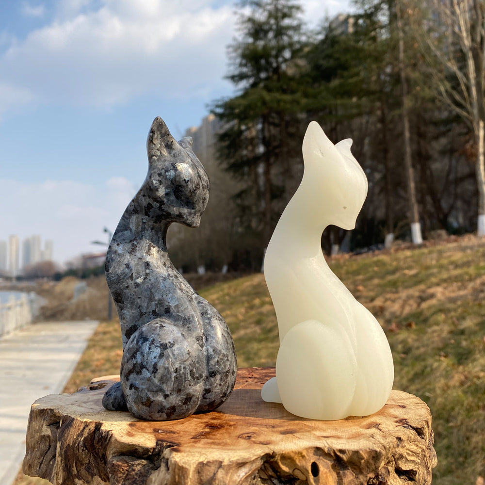 Natural Crystal Carving Looking-Back Fox