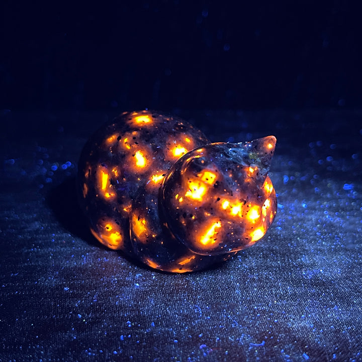 Natural Carving Loaf Cat