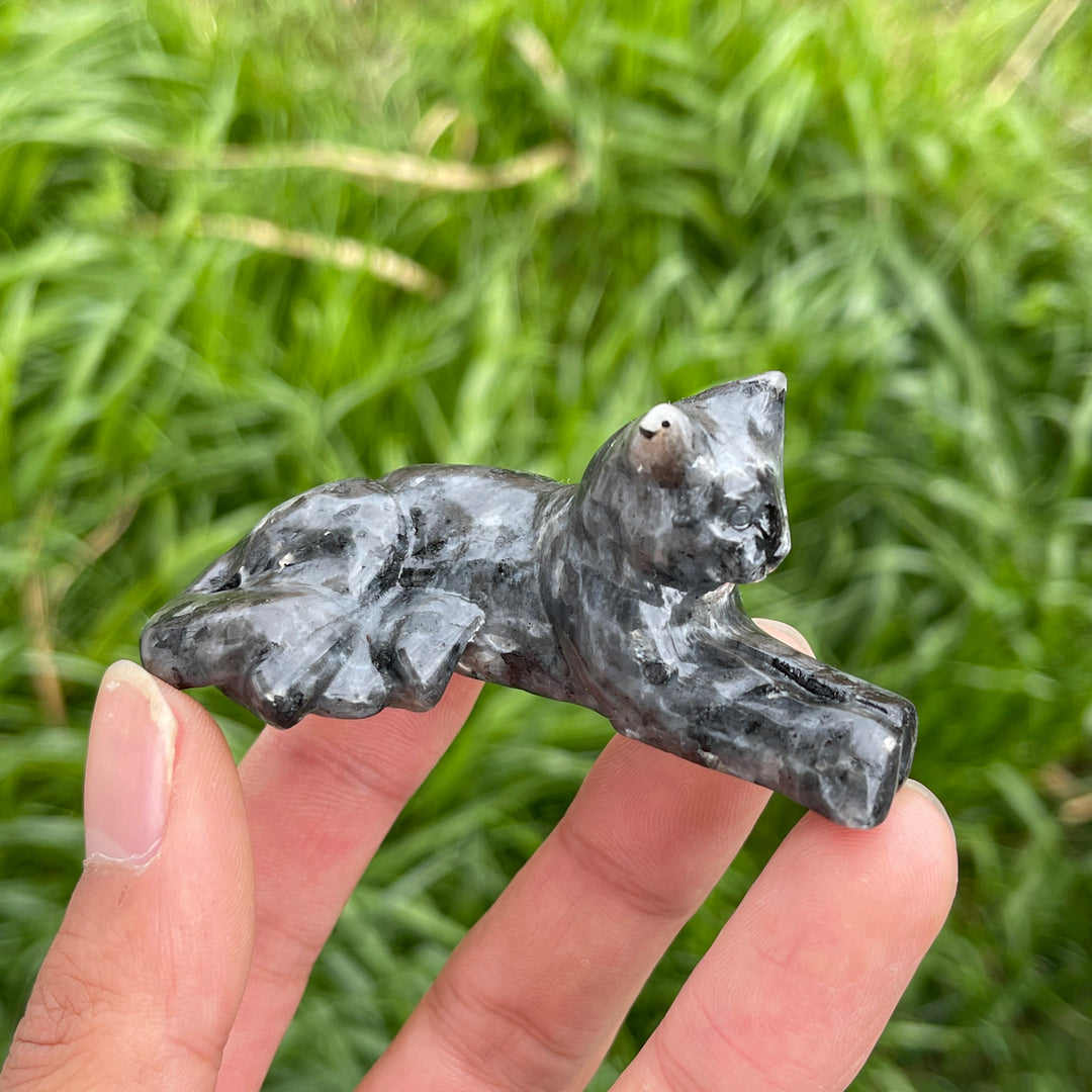 Natural Crystal Carving Curled-Tail Lying Cat