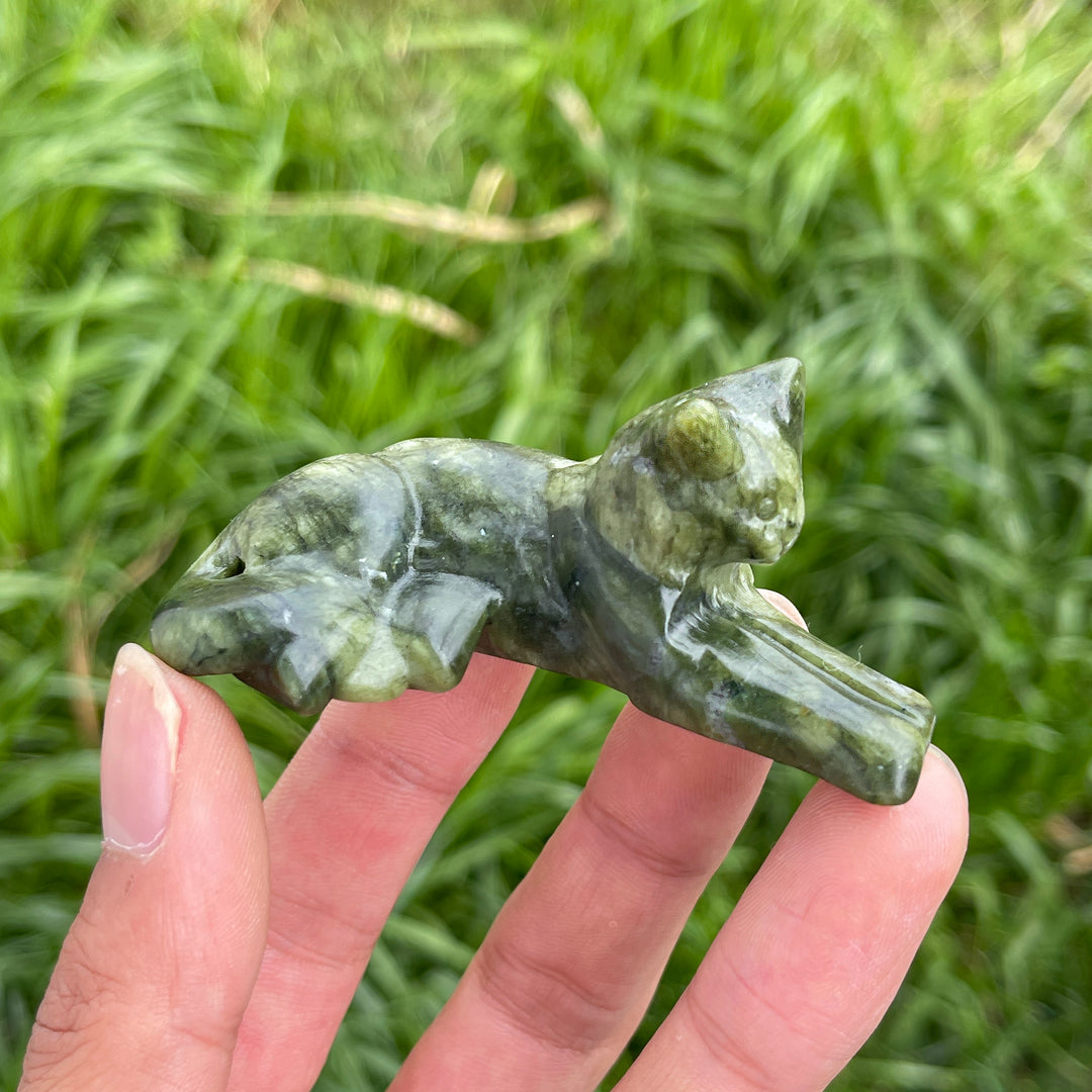 Natural Crystal Carving Curled-Tail Lying Cat
