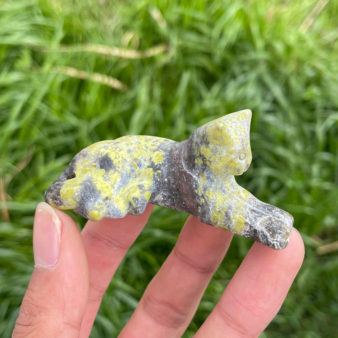 Natural Crystal Carving Curled-Tail Lying Cat
