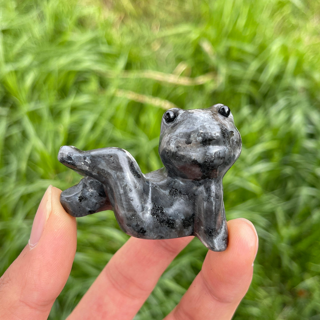 Natural Crystal Carved Lazy Frog