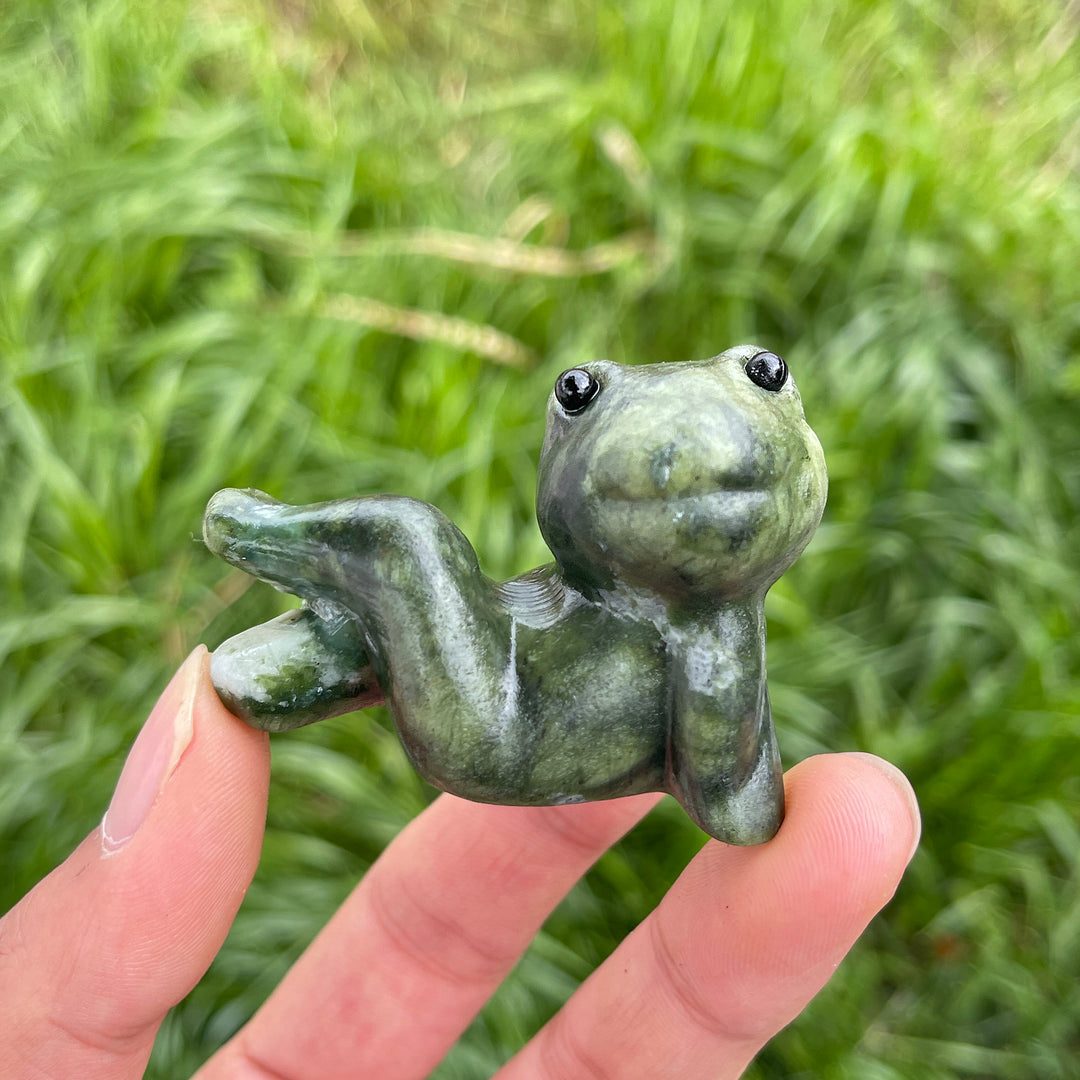 Natural Crystal Carved Lazy Frog