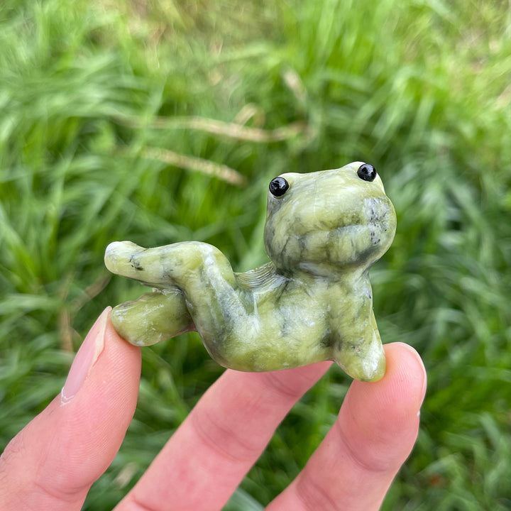 Natural Crystal Carved Lazy Frog