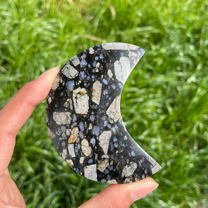 Natural Crystal Que Sera Stone Moon Carving