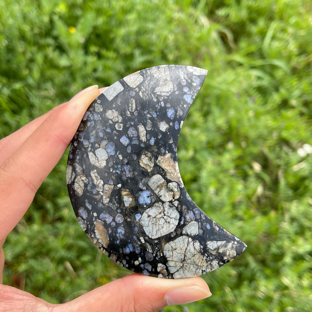 Natural Crystal Que Sera Stone Moon Carving
