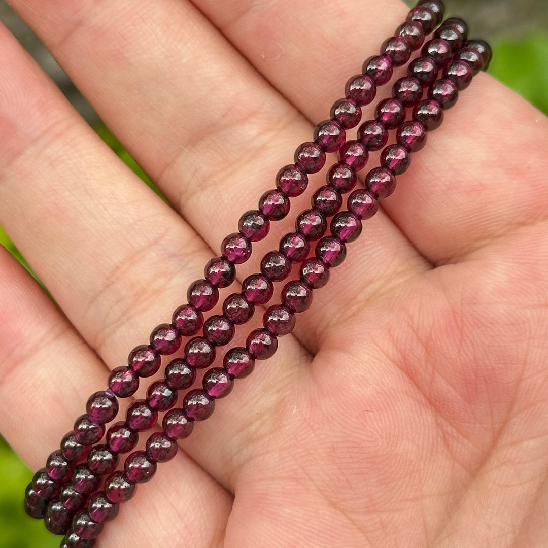 Three Cires Garnet Bracelet 3.6-3.7mm