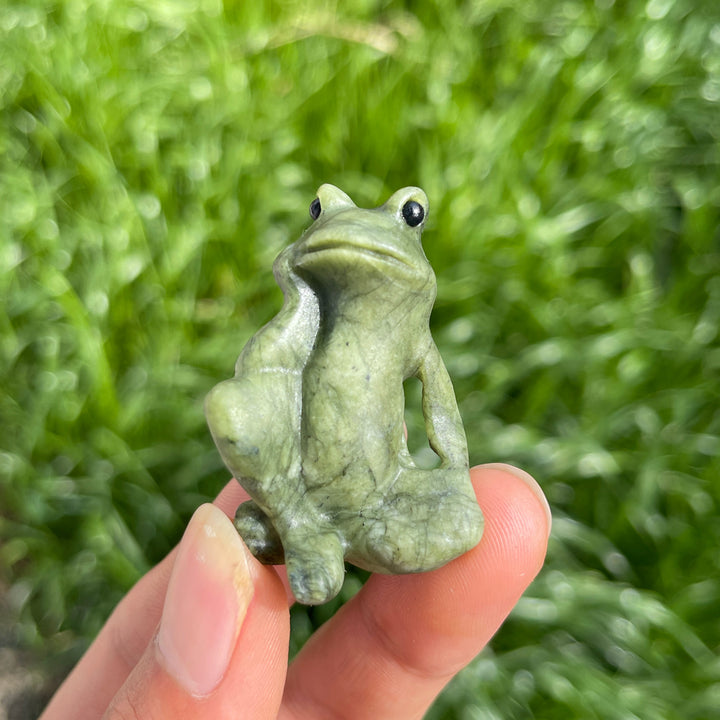 Natural Crystal Daydreaming Frog Carving