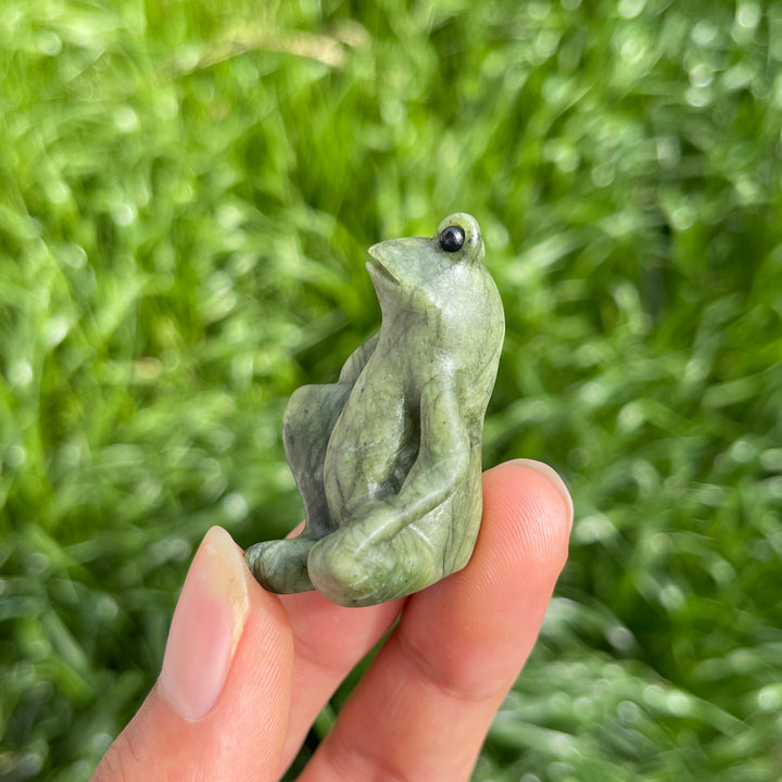 Natural Crystal Daydreaming Frog Carving