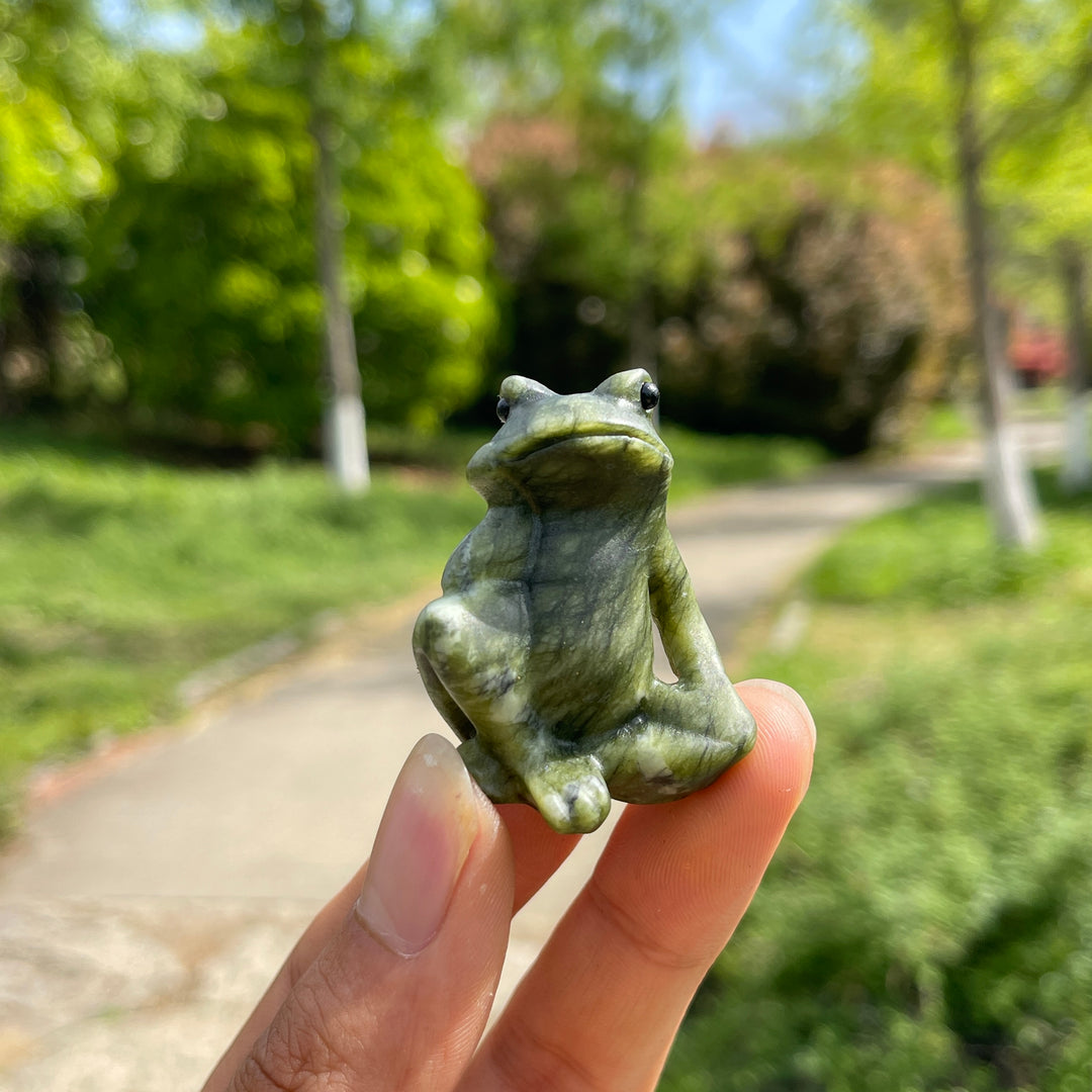 Natural Crystal Daydreaming Frog Carving