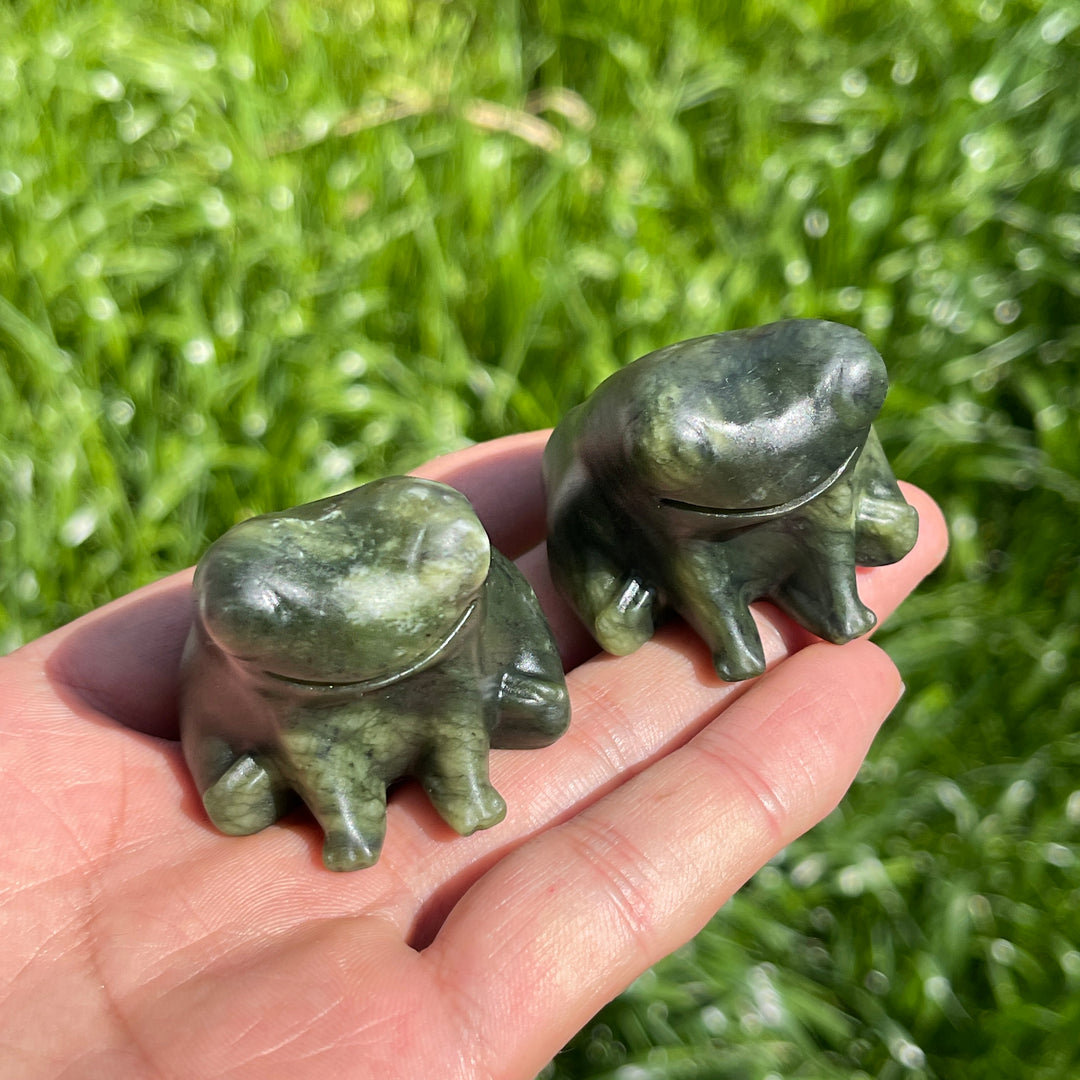 Natural Crystal Serpentine Round Frog Carving