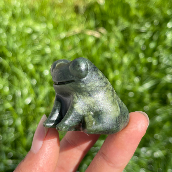 Natural Crystal Serpentine Round Frog Carving