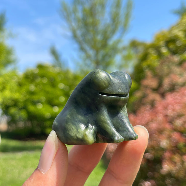 Natural Crystal Serpentine Round Frog Carving