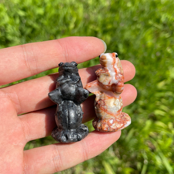 Natural Crystal Relaxed Frog Carving