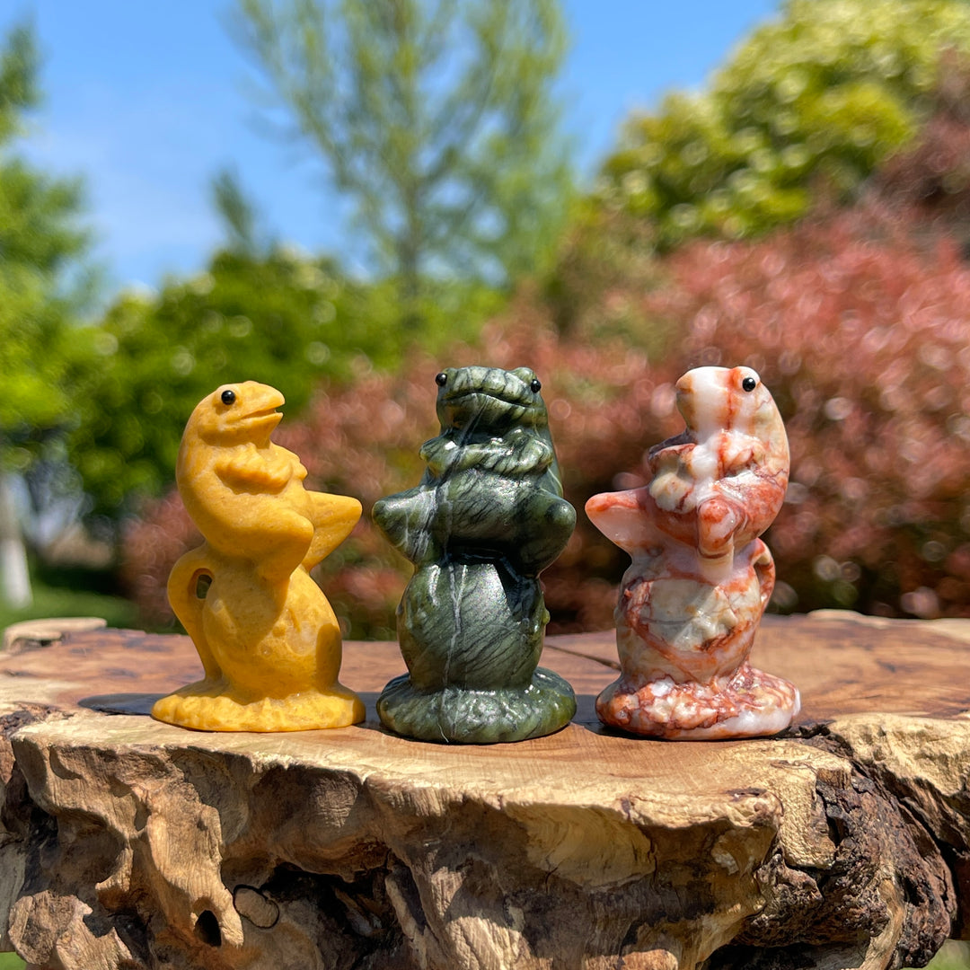 Natural Crystal Relaxed Frog Carving