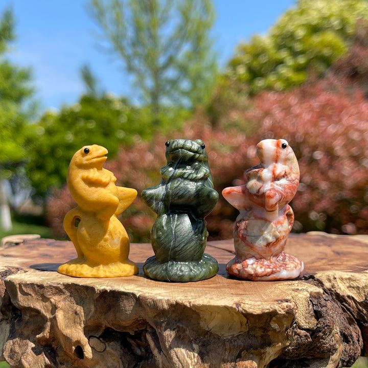Natural Crystal Relaxed Frog Carving
