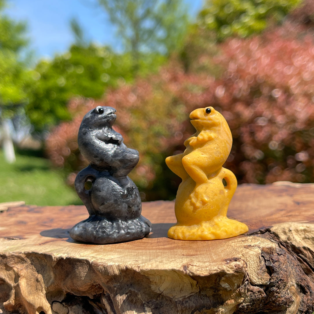 Natural Crystal Relaxed Frog Carving