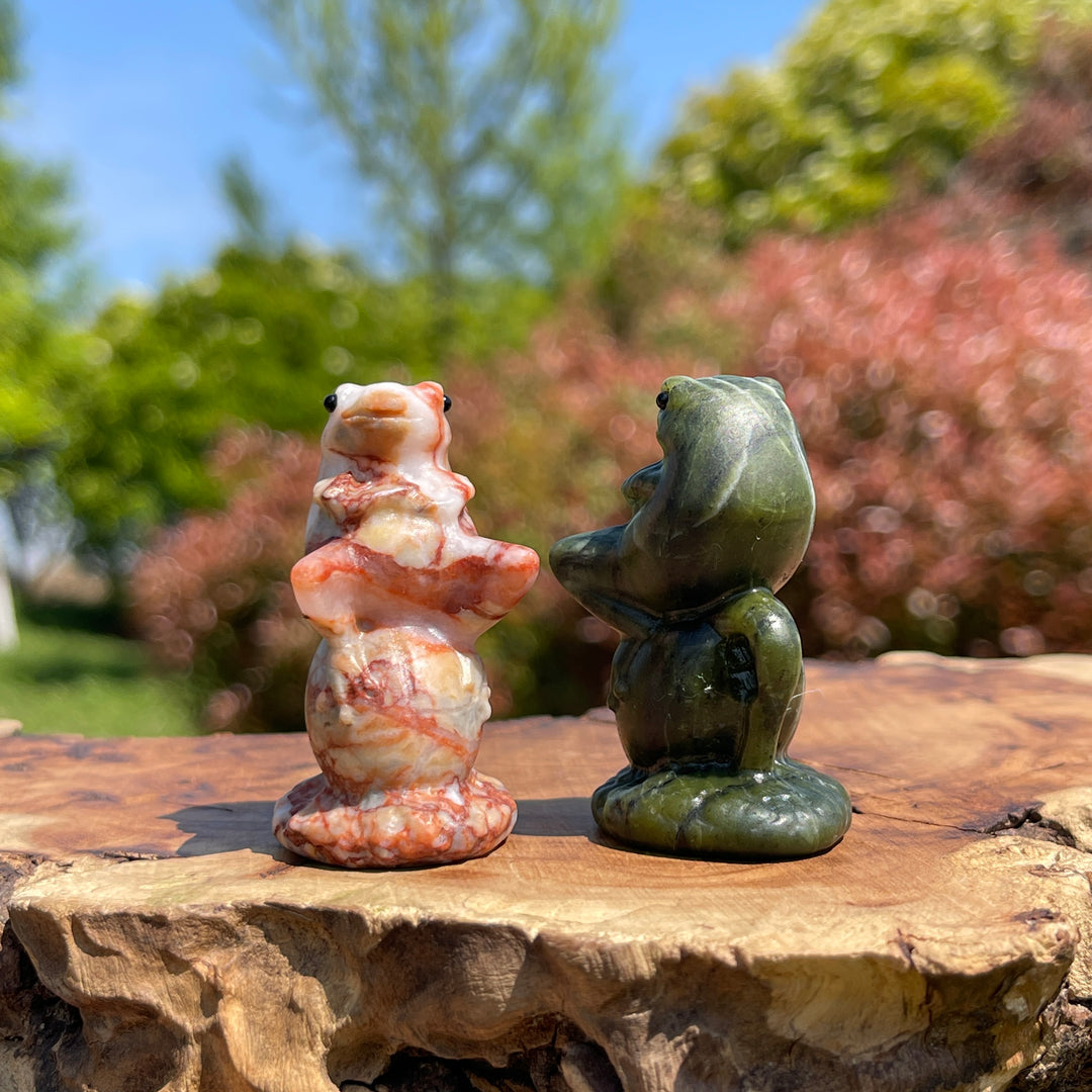 Natural Crystal Relaxed Frog Carving