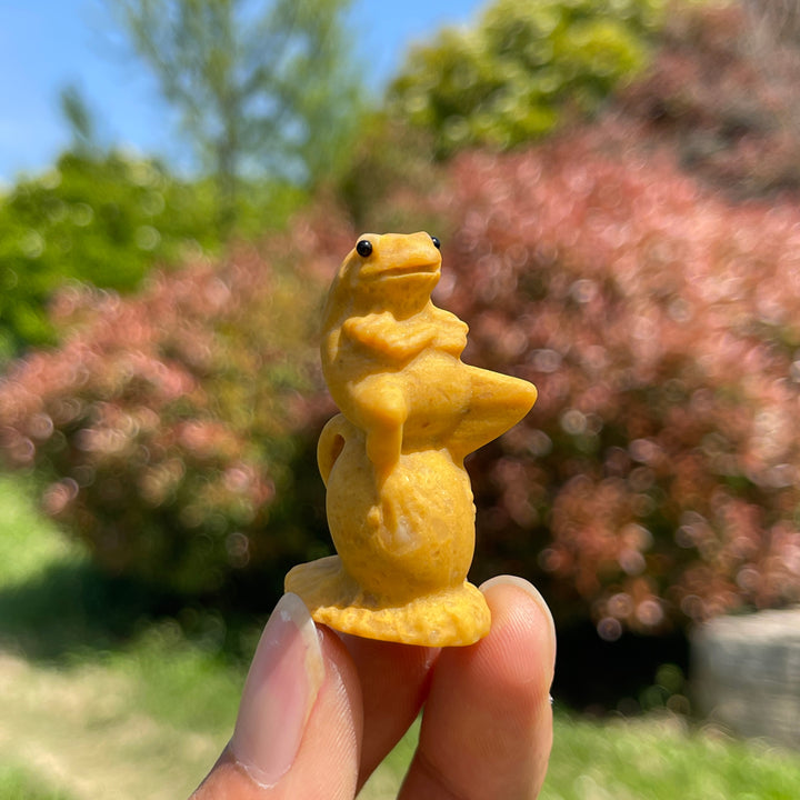 Natural Crystal Relaxed Frog Carving