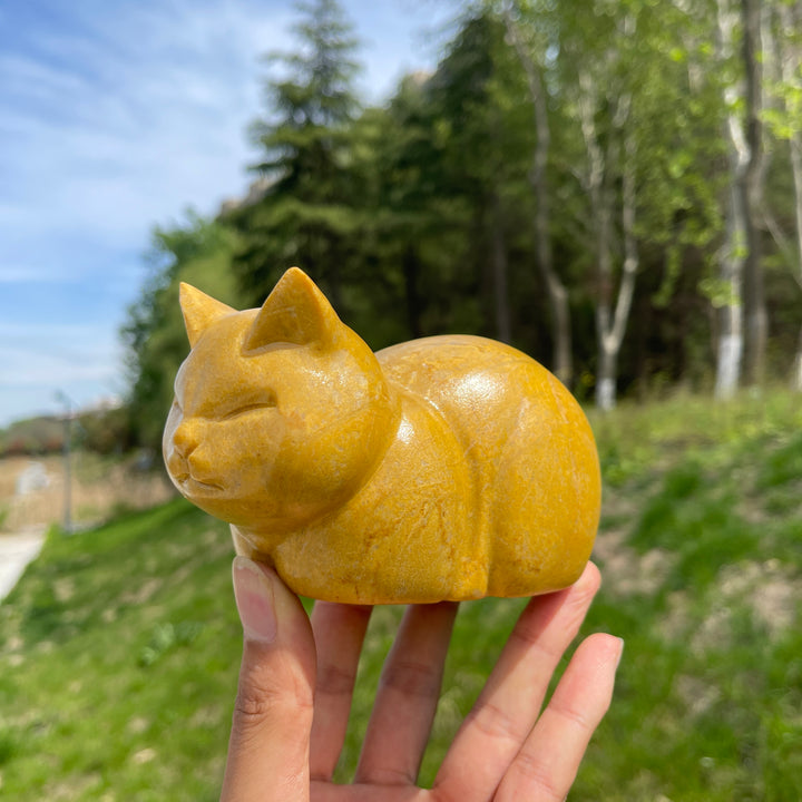 Unique,Natural Crystal Loaf Cat Carving