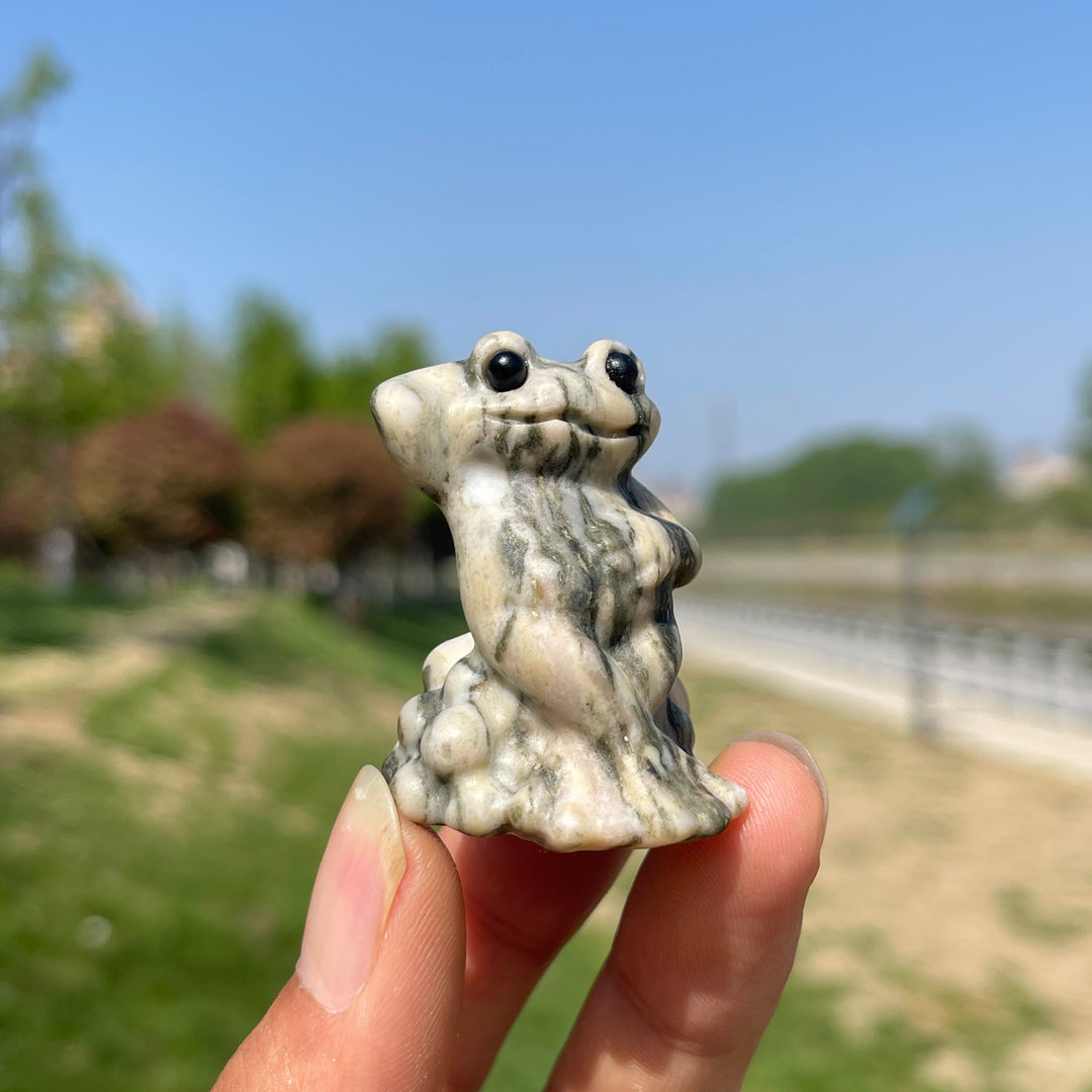 Natural Crystal Resting Frog Carving