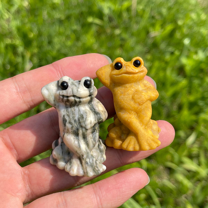 Natural Crystal Resting Frog Carving