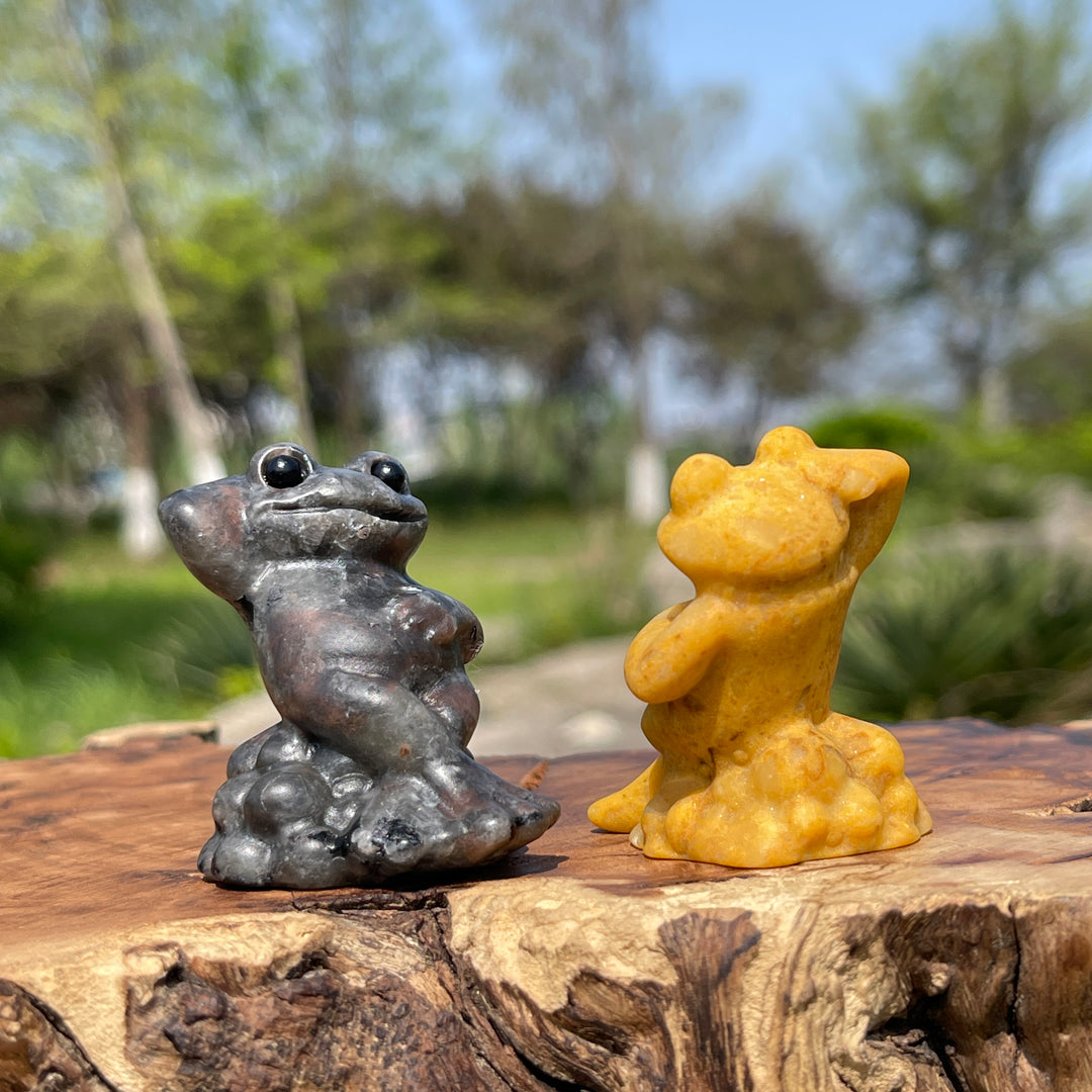 Natural Crystal Resting Frog Carving