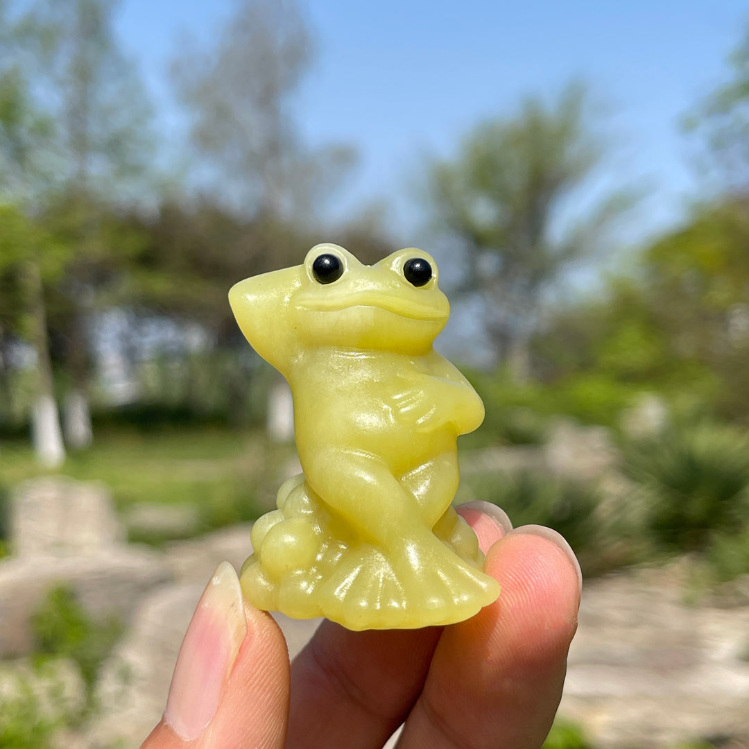 Natural Crystal Resting Frog Carving