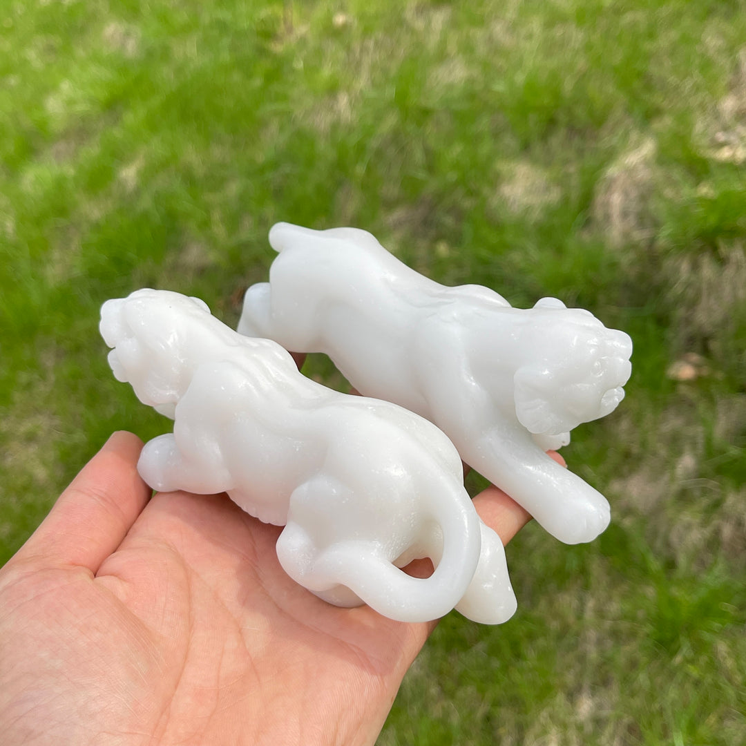 Natural Crystal White Jade Tiger Carving