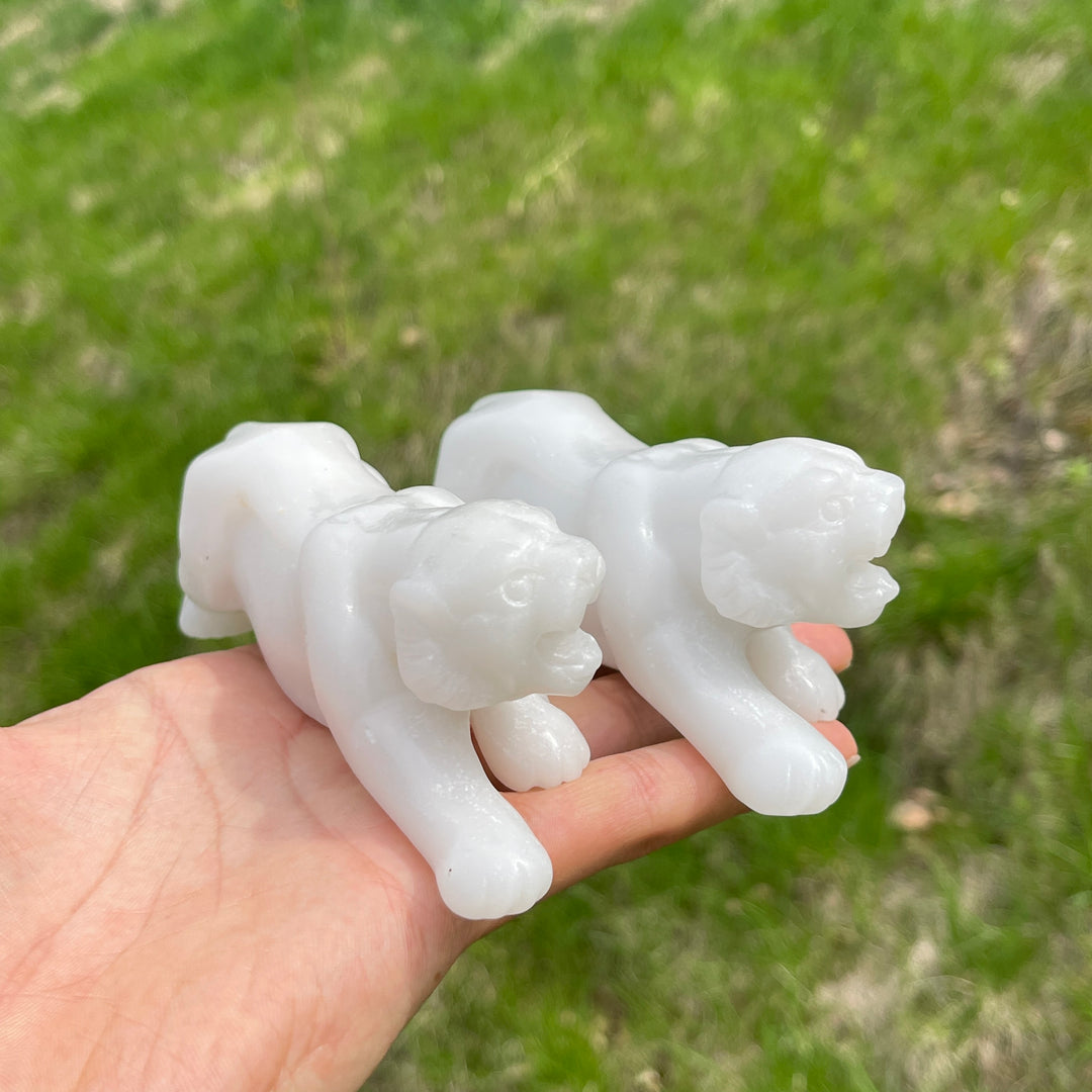 Natural Crystal White Jade Tiger Carving