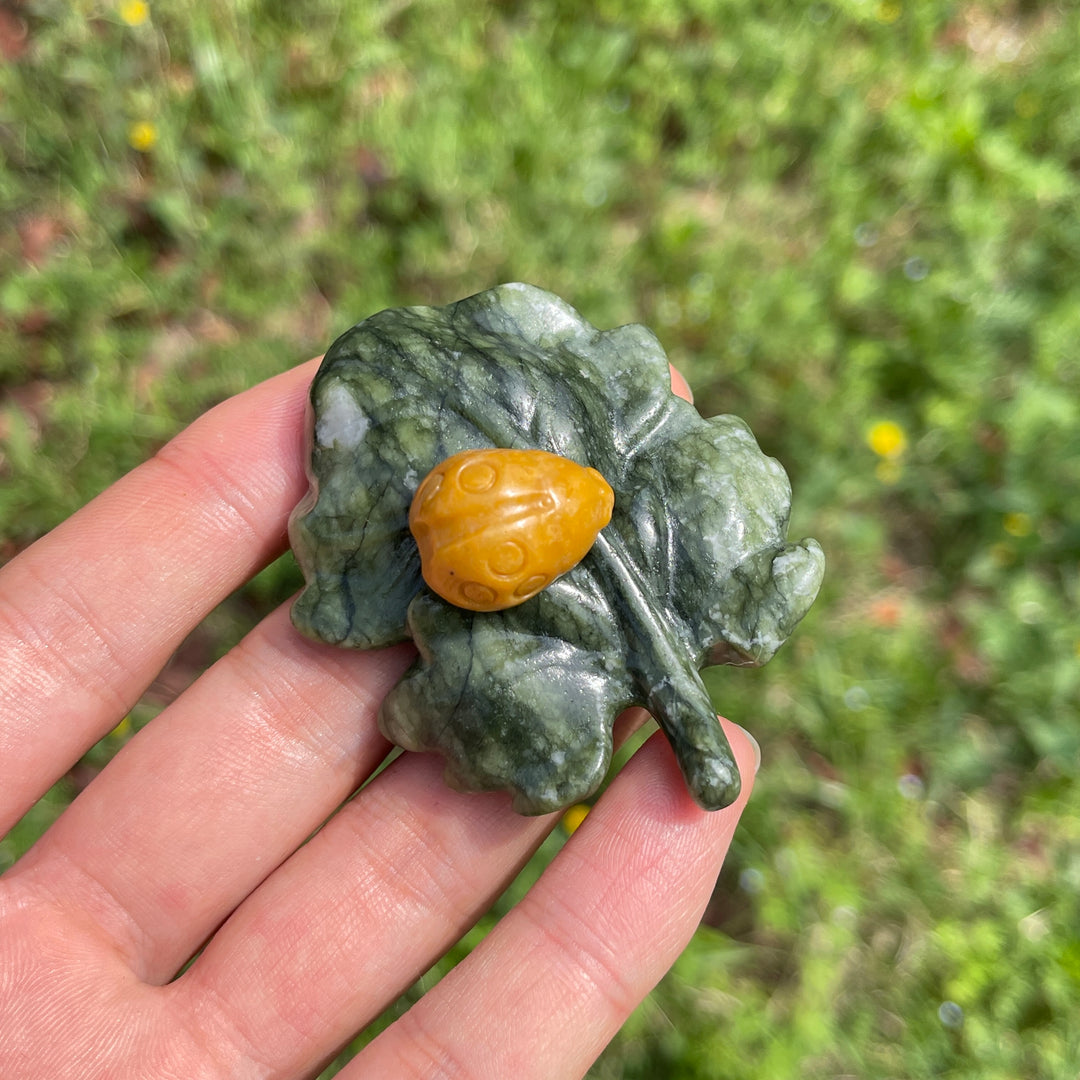 Natural Crystal Ladybug On Leaf Carving