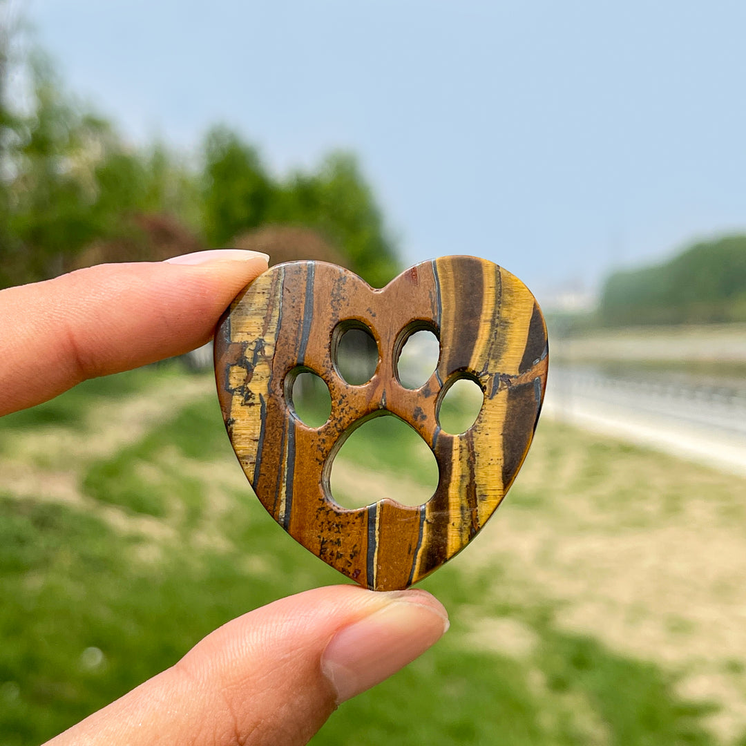 Natural Crystal Heart Cat Paw Carving