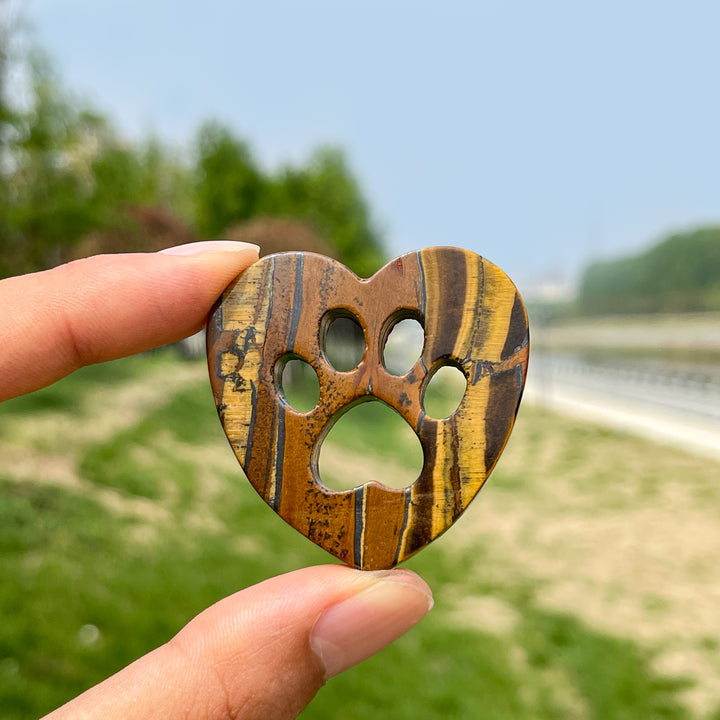 Natural Crystal Heart Cat Paw Carving
