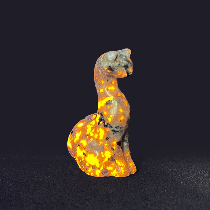 Natural Crystal Carving Slender Cat