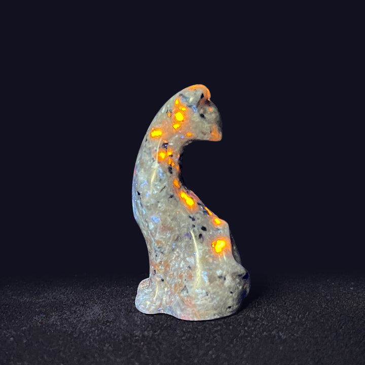 Natural Crystal Carving Looking Back Cat