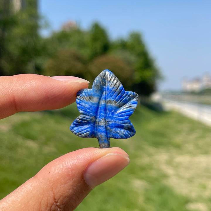 Natural Crystal Mini Maple Leaf Carving