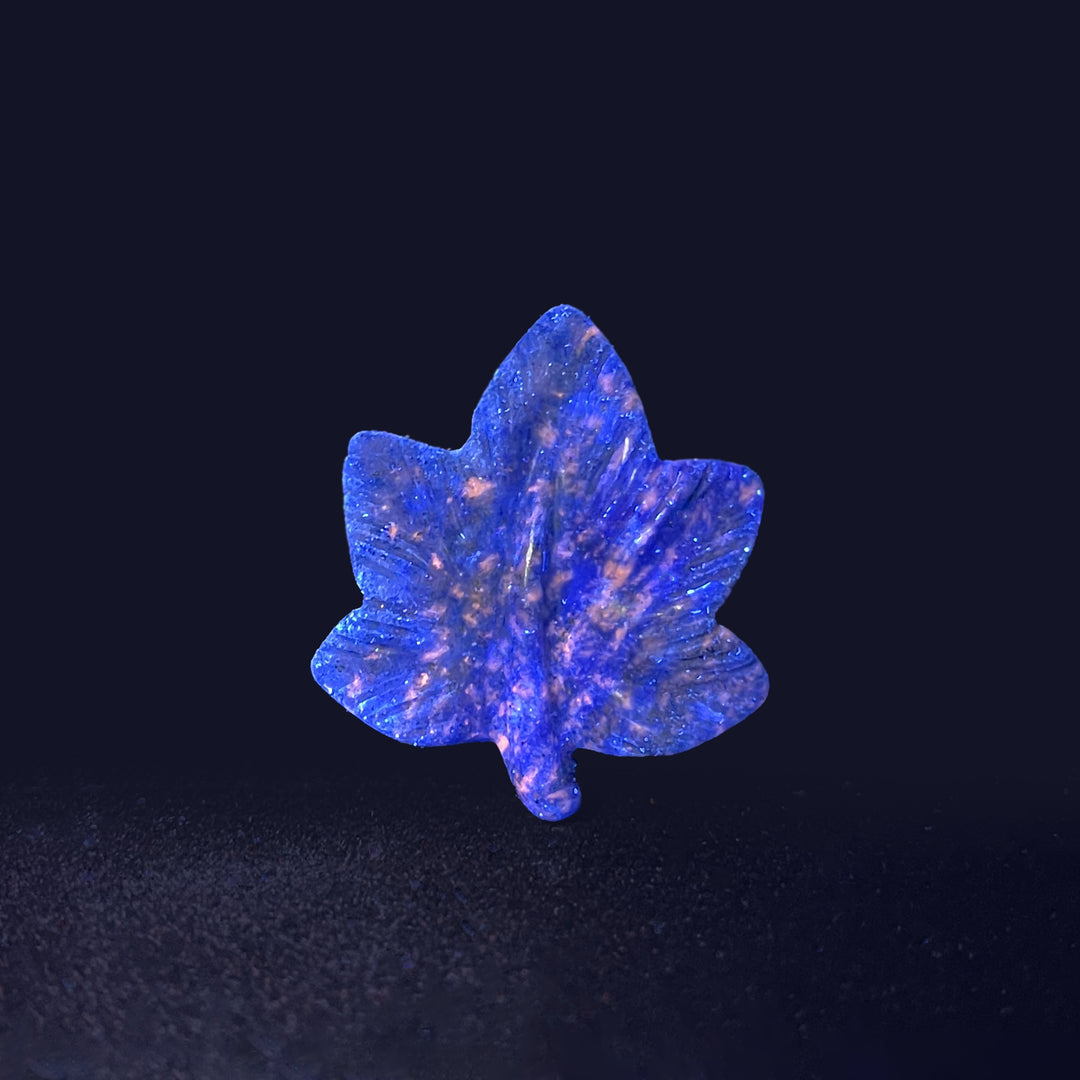 Natural Crystal Mini Maple Leaf Carving