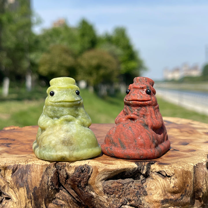 Natural Bumper Car Frog Crystal Carving