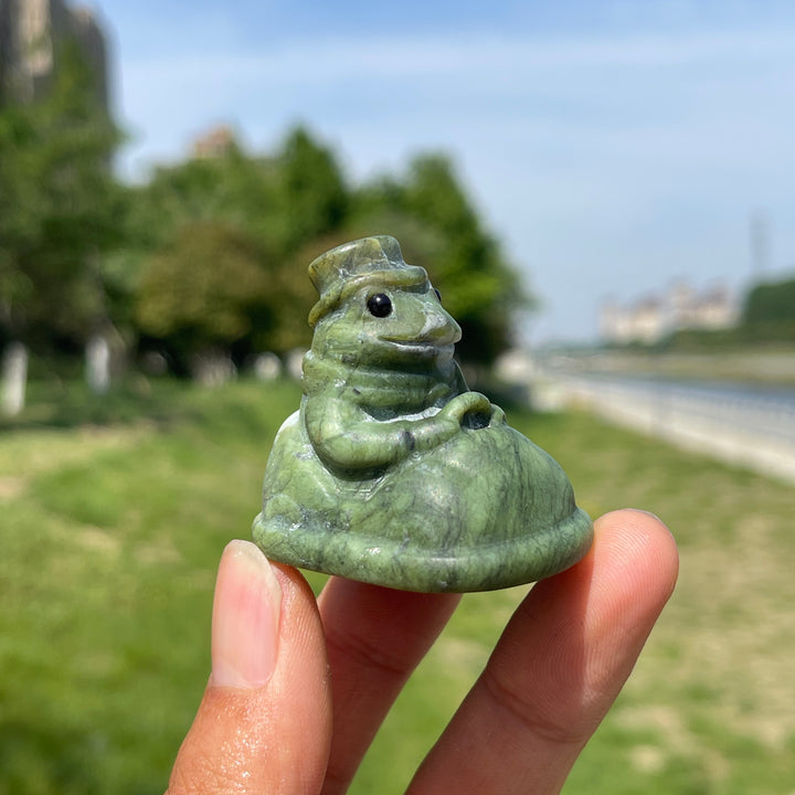 Natural Bumper Car Frog Crystal Carving
