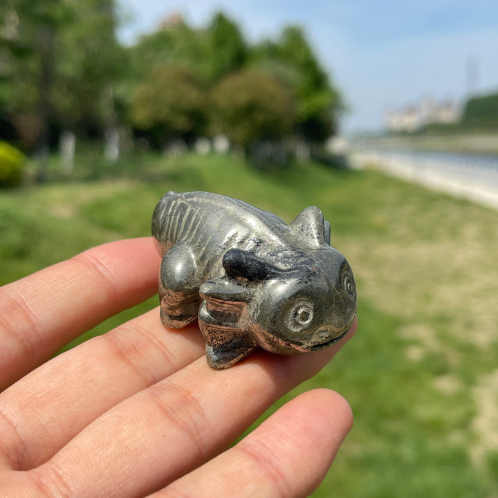 Natural Crystal Cute Axolotl Carving