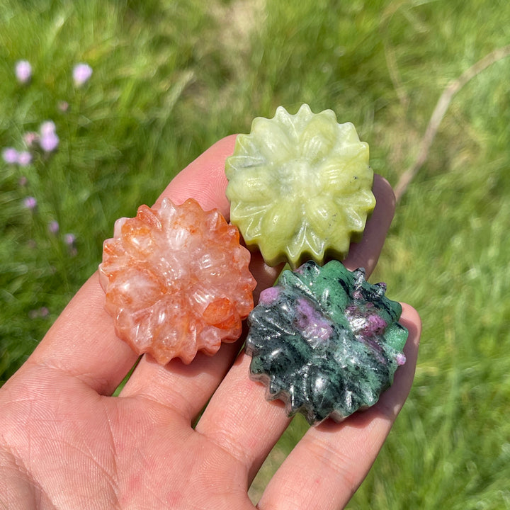 Natural Crystal Carving Daisy
