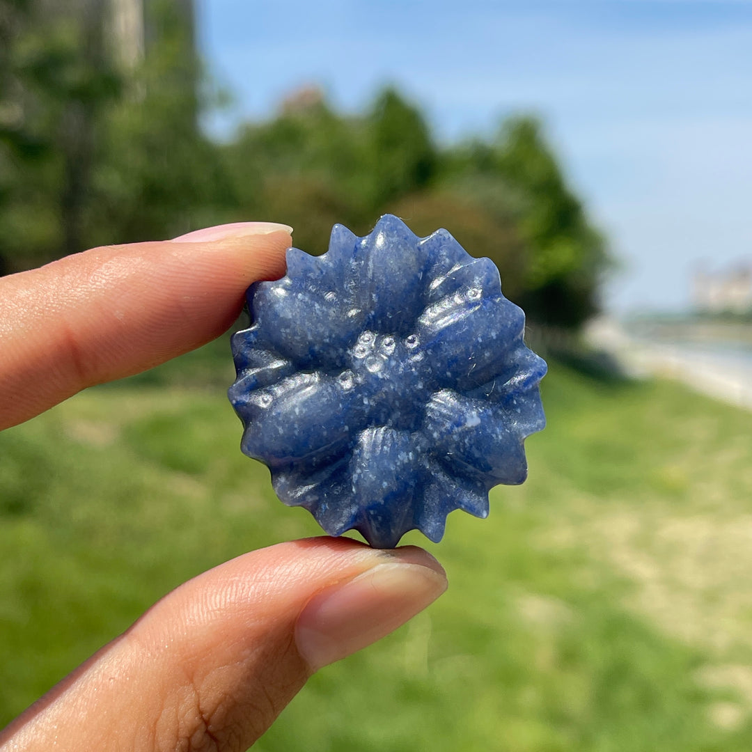 Natural Crystal Carving Daisy