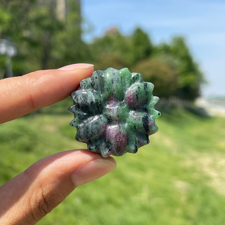Natural Crystal Carving Daisy