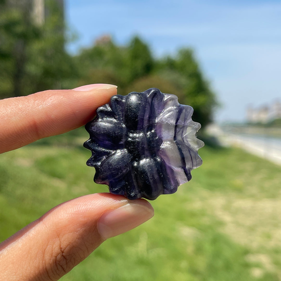 Natural Crystal Carving Daisy