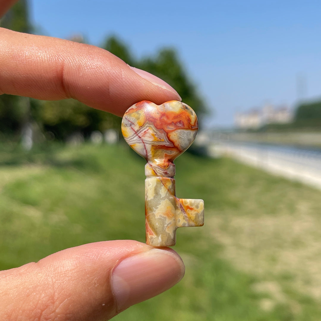 Natural Crystal Heart Key Carving