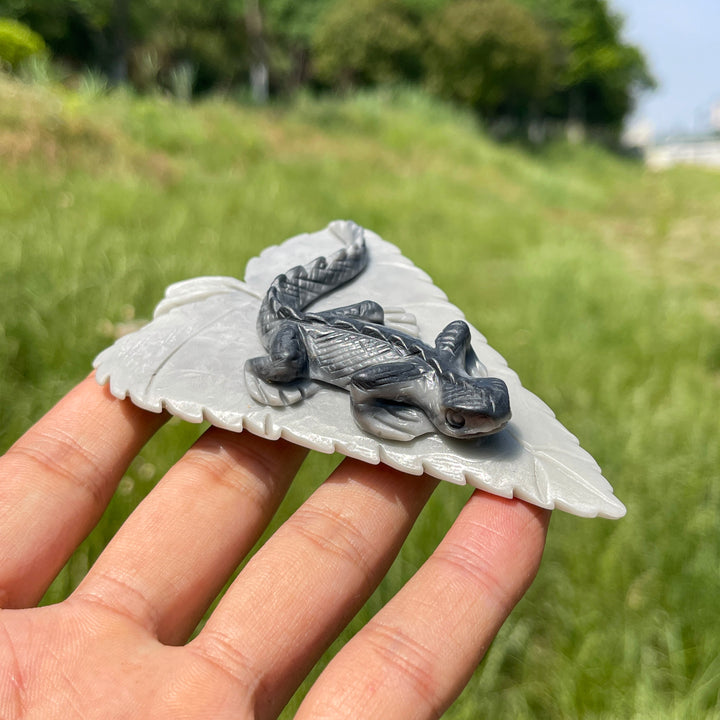 Unique,Natural TaiJi Stone Charming Lizard Carving