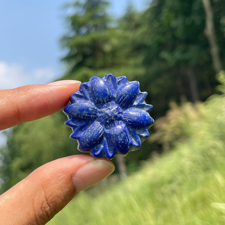 Natural Crystal Carving Daisy