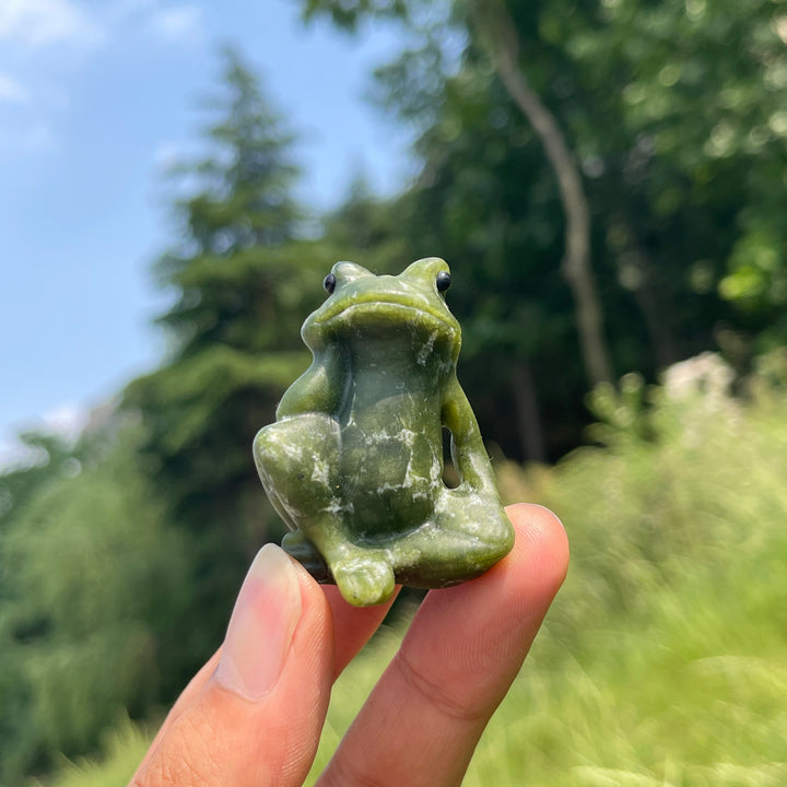 Natural Crystal Daydreaming Frog Carving
