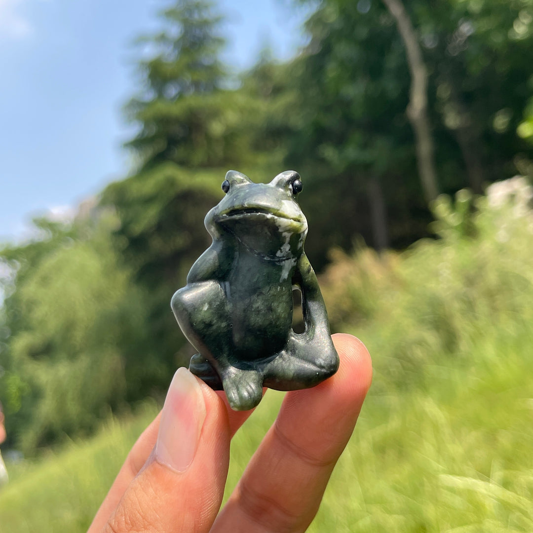 Natural Crystal Daydreaming Frog Carving